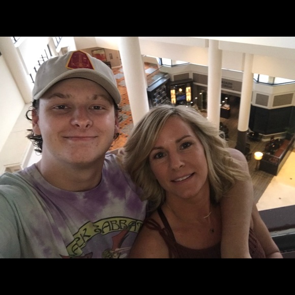 Meet your Posher, Anna - Picture 4 of 4